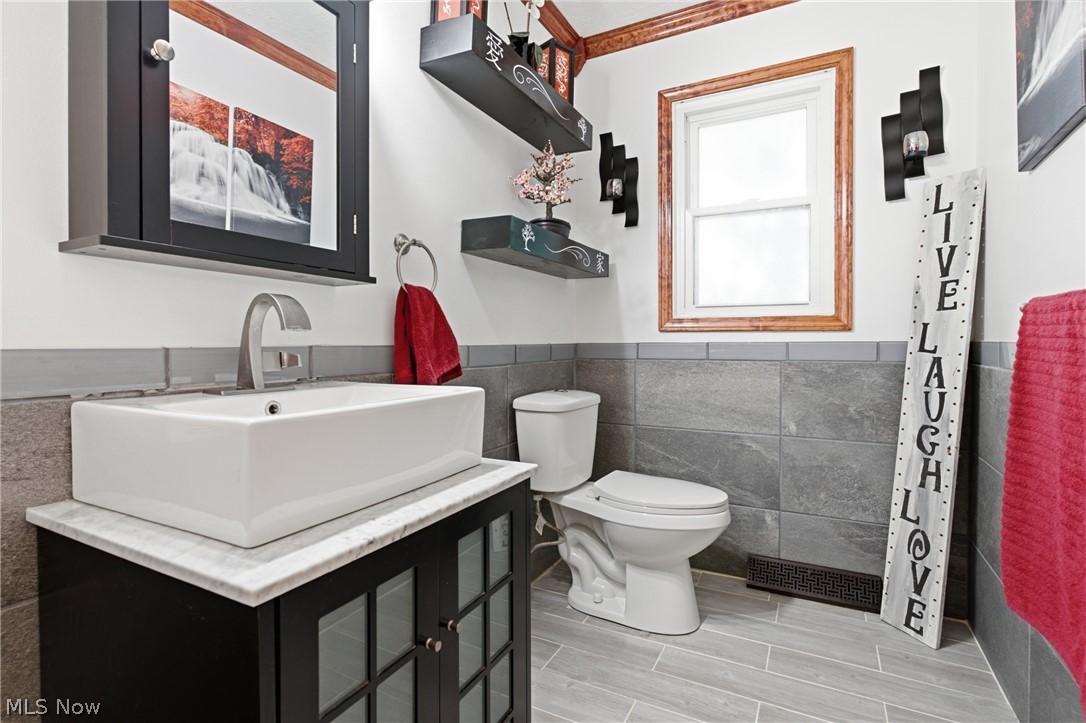 7909 Lake O Springs Avenue NW North Canton OH 44720