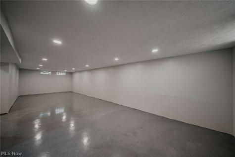 31508 Daniel Drive Willowick OH 44095
