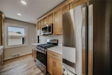 31508 Daniel Drive Willowick OH 44095