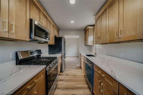 31508 Daniel Drive Willowick OH 44095