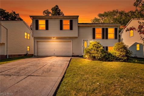 19020 Watercrest Avenue Maple Heights OH 44137