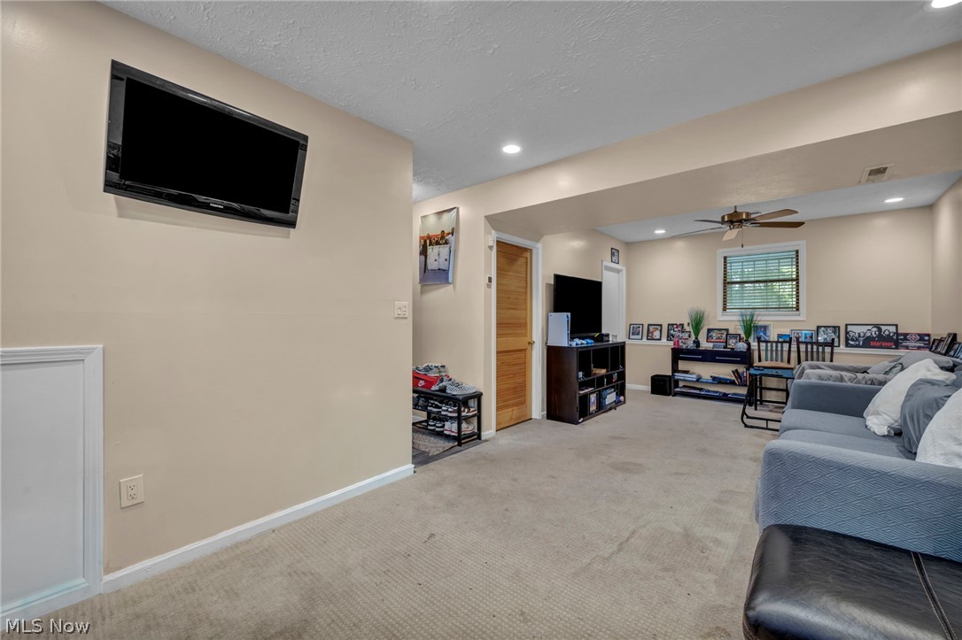 19020 Watercrest Avenue Maple Heights OH 44137