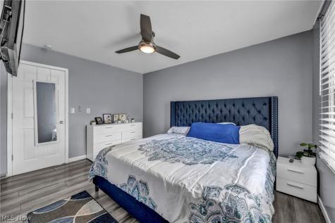 19020 Watercrest Avenue Maple Heights OH 44137
