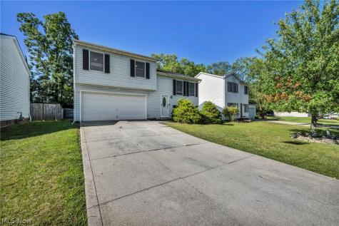 19020 Watercrest Avenue Maple Heights OH 44137