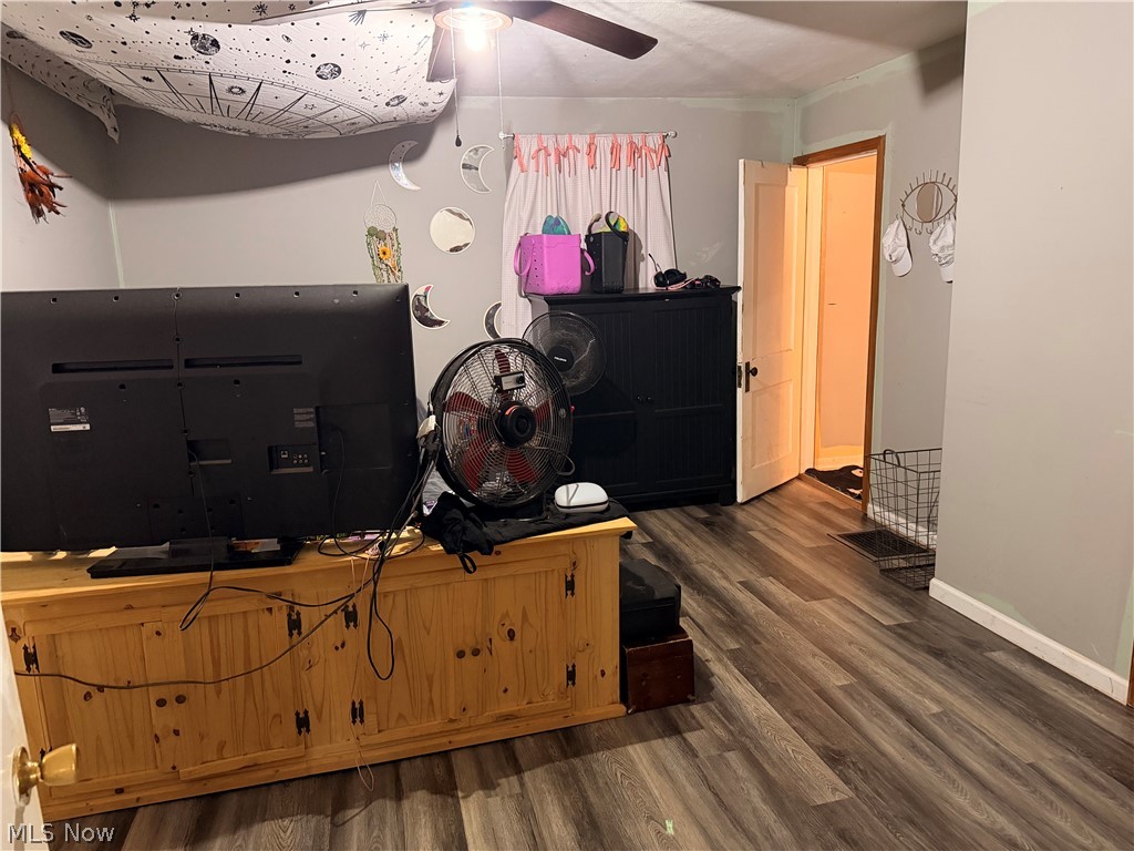 420 5th Street E Uhrichsville OH 44683