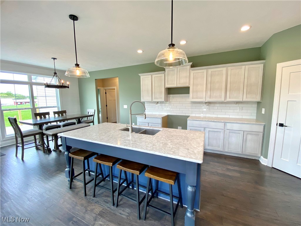 2255 Ledgestone Drive NW Uniontown OH 44685