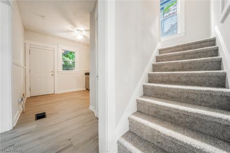 1217 E 113th Street Cleveland OH 44108