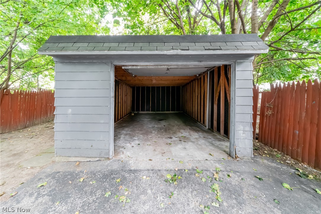 1217 E 113th Street Cleveland OH 44108