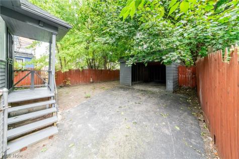 1217 E 113th Street Cleveland OH 44108
