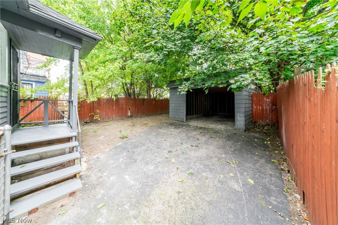 1217 E 113th Street Cleveland OH 44108