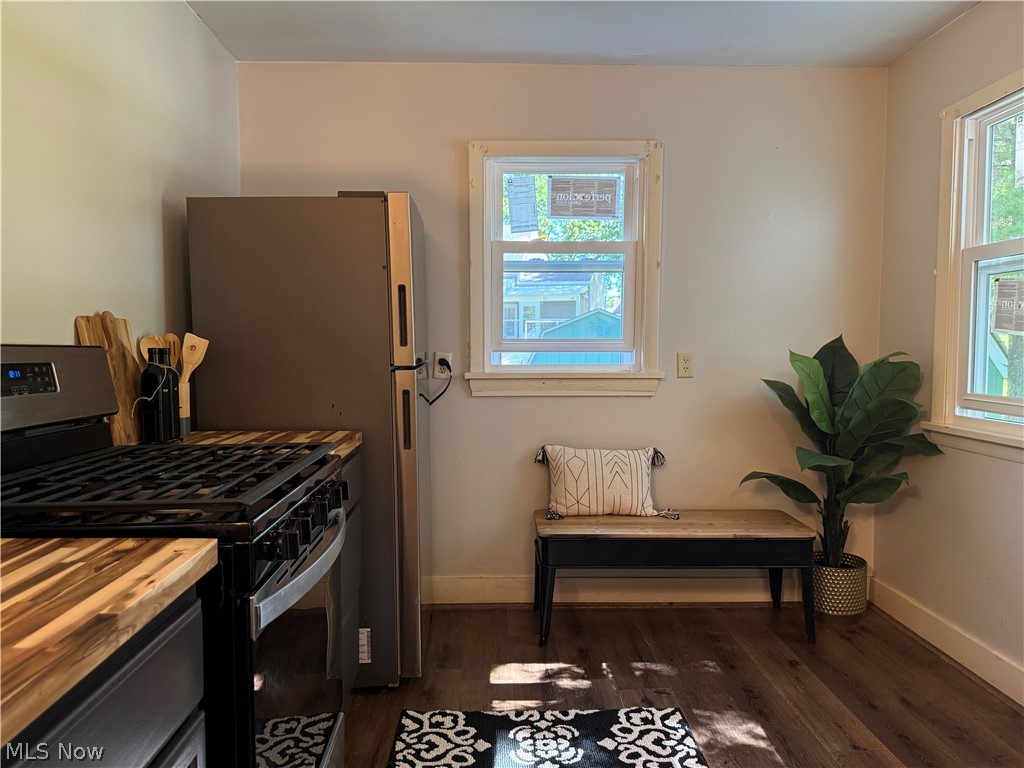 4563 Nutwood Avenue NW Champion OH 44483
