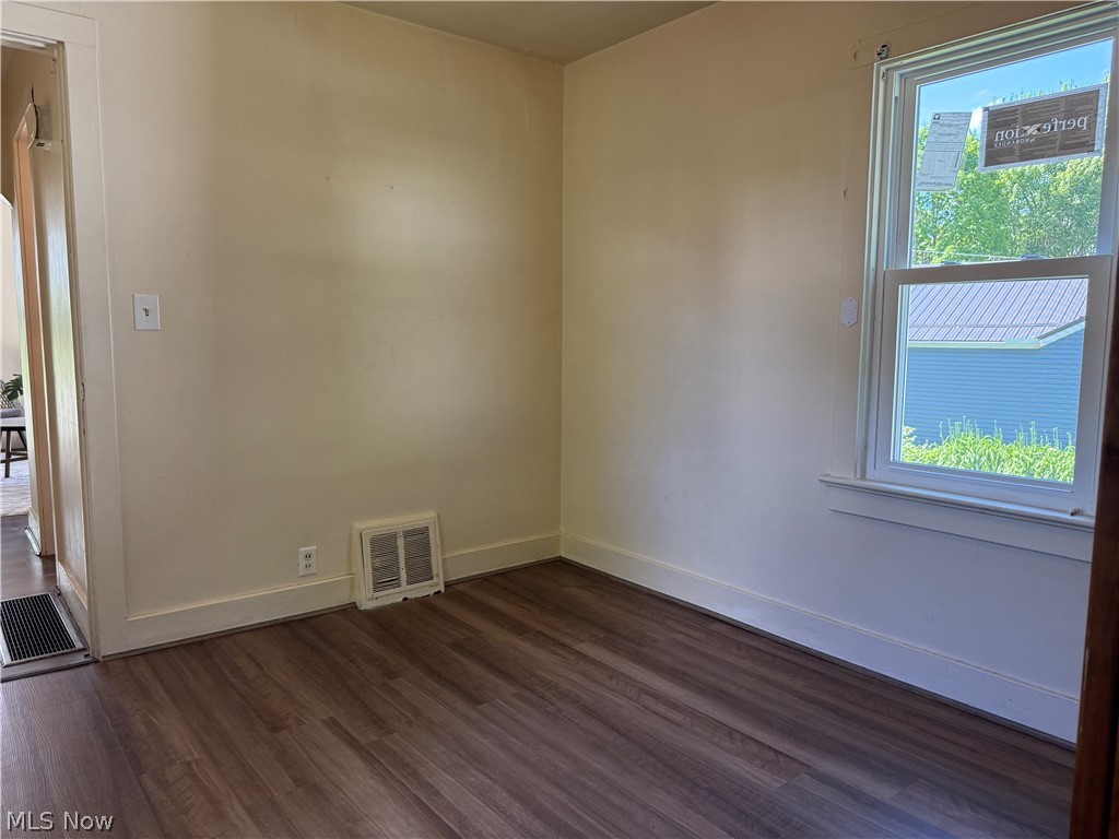 4563 Nutwood Avenue NW Champion OH 44483