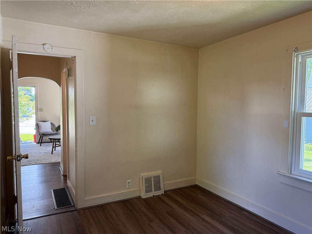 4563 Nutwood Avenue NW Champion OH 44483