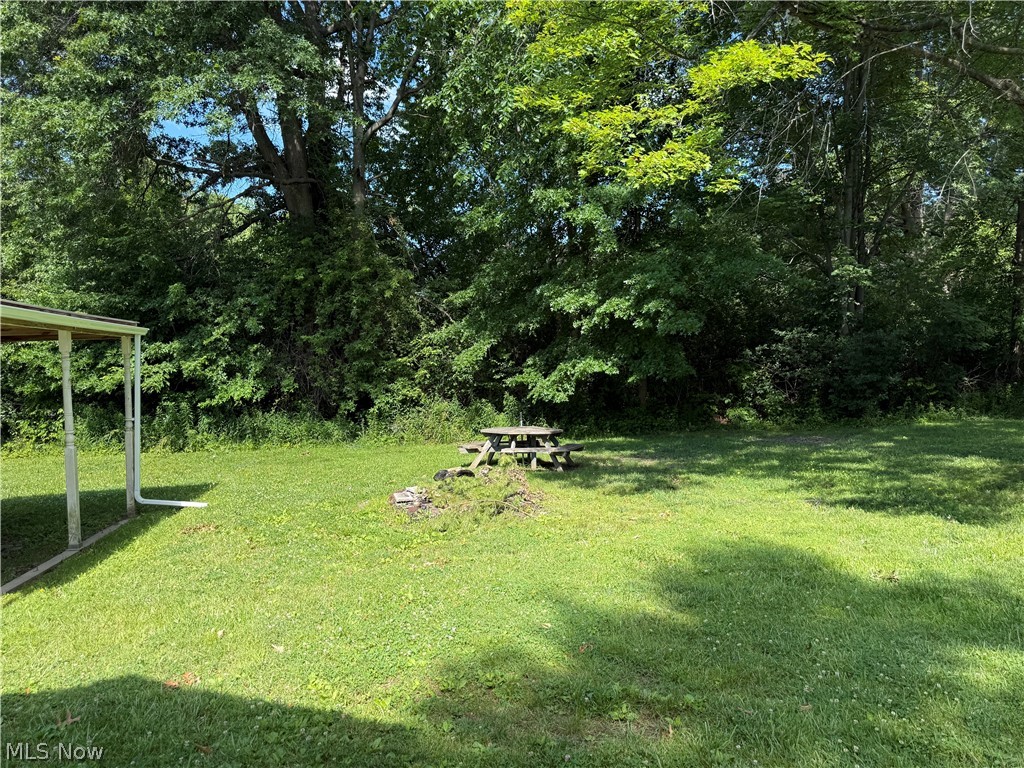 4563 Nutwood Avenue NW Champion OH 44483