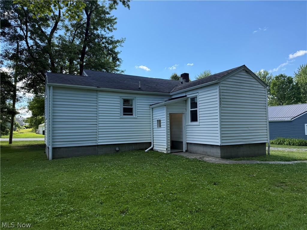 4563 Nutwood Avenue NW Champion OH 44483