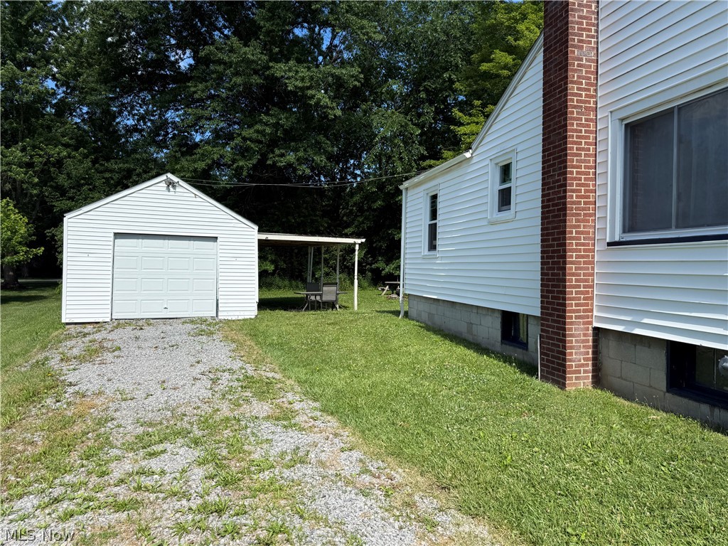 4563 Nutwood Avenue NW Champion OH 44483