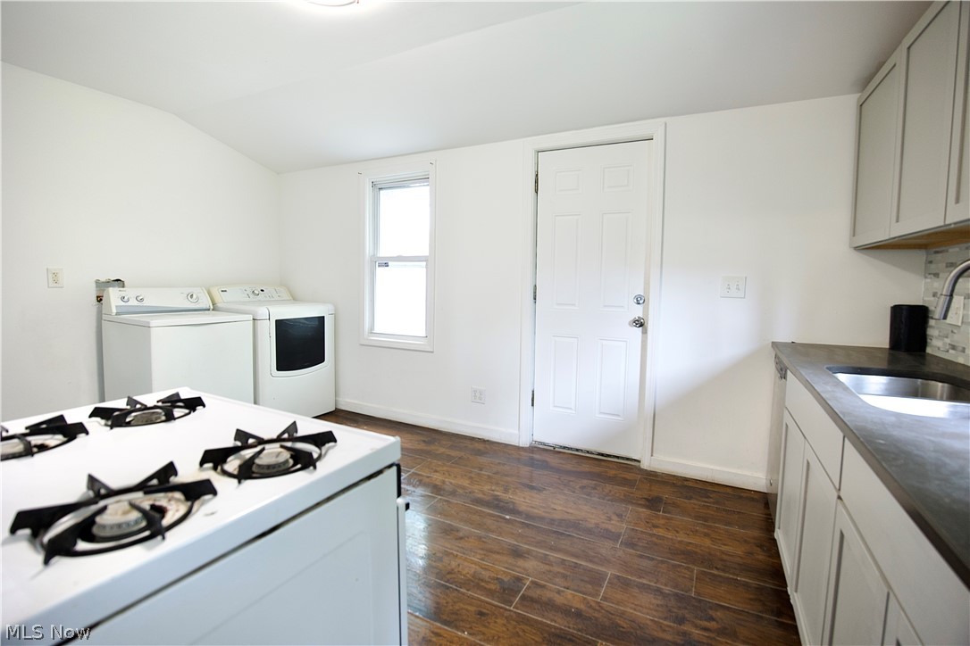 3097 W 106th Street Cleveland OH 44111