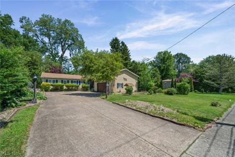 22486 Macbeth Avenue Fairview Park OH 44126
