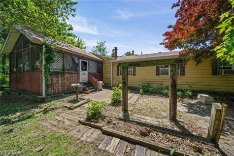 22486 Macbeth Avenue Fairview Park OH 44126