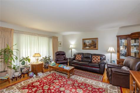 4751 Forest Edge Drive Brooklyn OH 44144