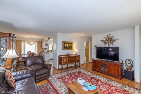 4751 Forest Edge Drive Brooklyn OH 44144