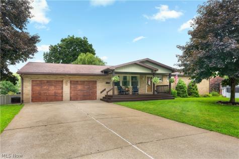 1516 Gulling Avenue Louisville OH 44641