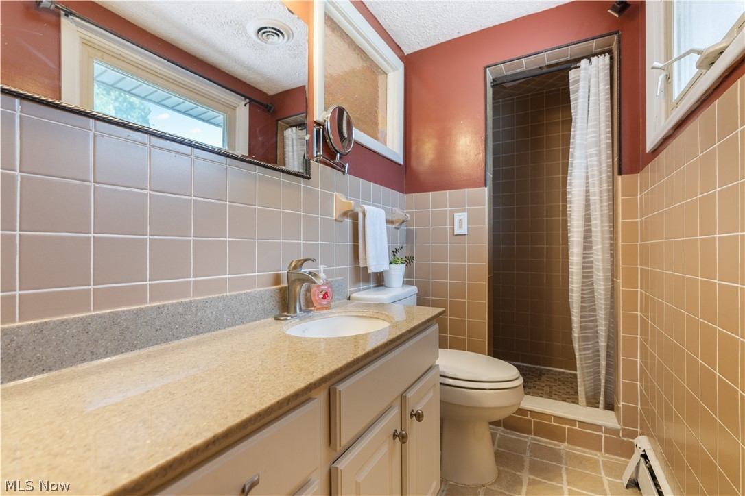 1516 Gulling Avenue Louisville OH 44641