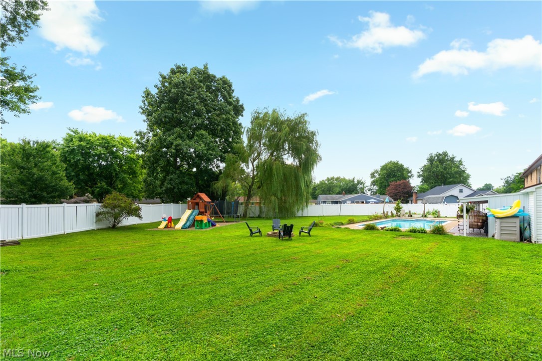 1516 Gulling Avenue Louisville OH 44641