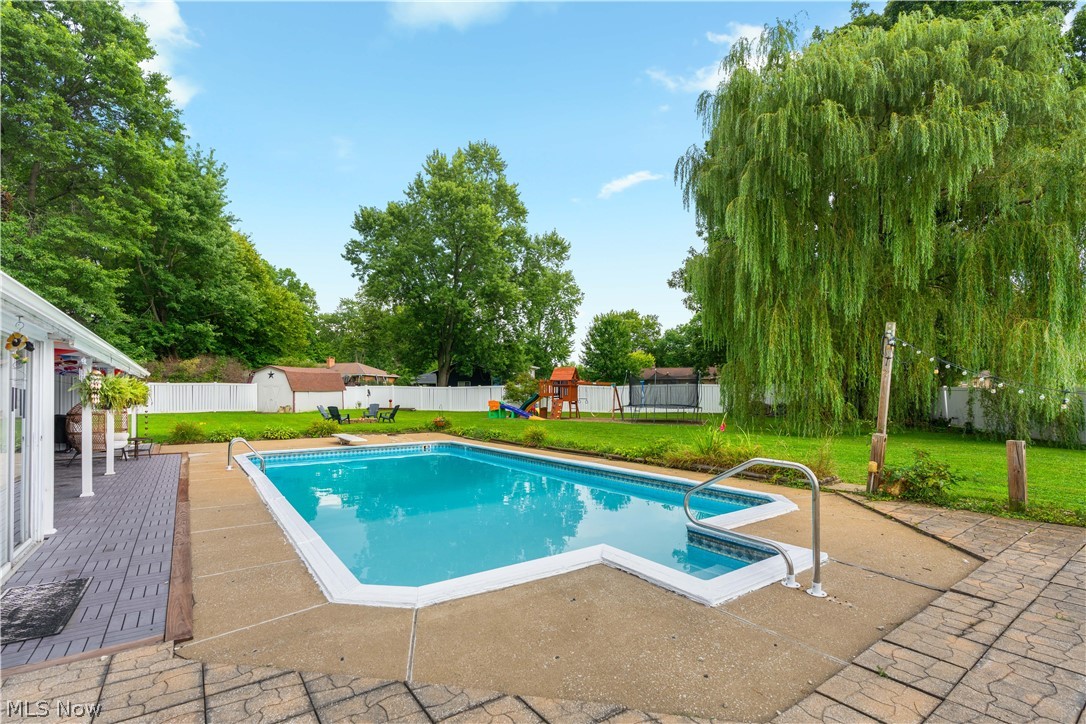 1516 Gulling Avenue Louisville OH 44641