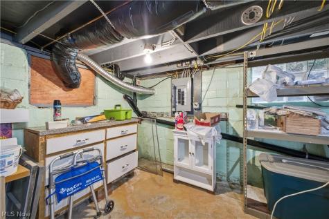 145 W Vermont Sebring OH 44672