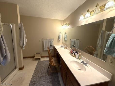 6636 Olde Stone Circle NE Canton OH 44721