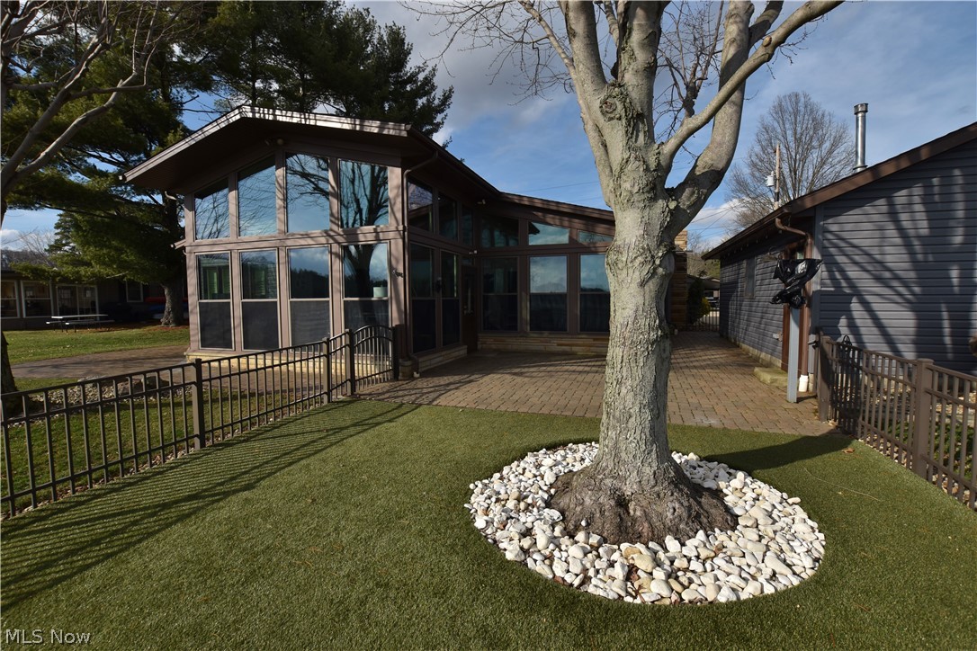 1251 Arrowhead Drive SW Dellroy OH 44620