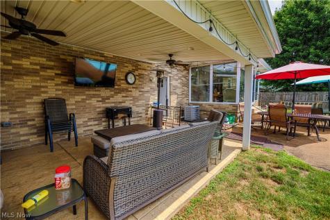 5244 Oakridge Drive Louisville OH 44641