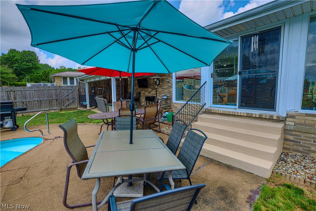 5244 Oakridge Drive Louisville OH 44641
