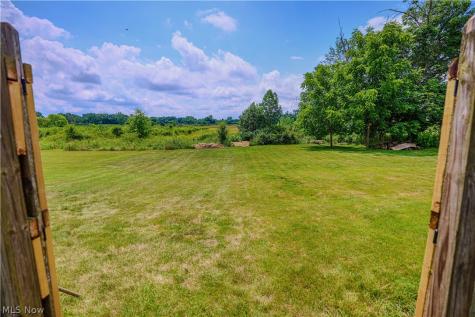 5244 Oakridge Drive Louisville OH 44641