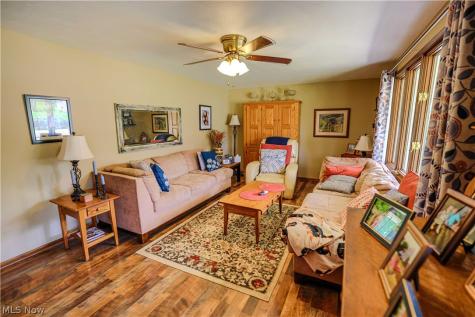 5244 Oakridge Drive Louisville OH 44641