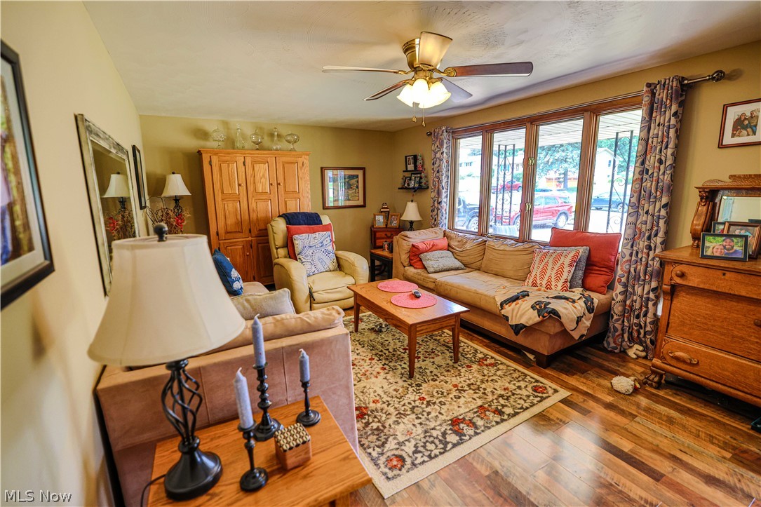 5244 Oakridge Drive Louisville OH 44641