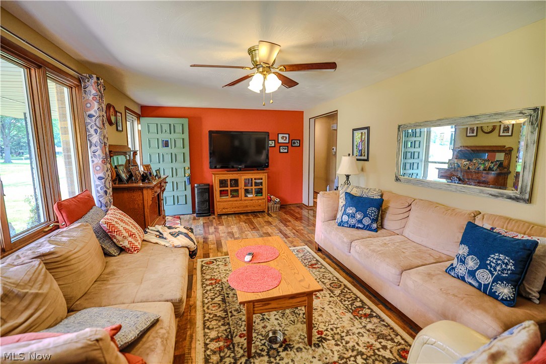 5244 Oakridge Drive Louisville OH 44641