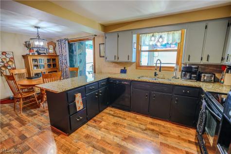 5244 Oakridge Drive Louisville OH 44641