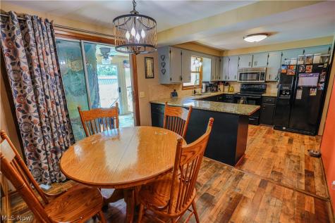 5244 Oakridge Drive Louisville OH 44641