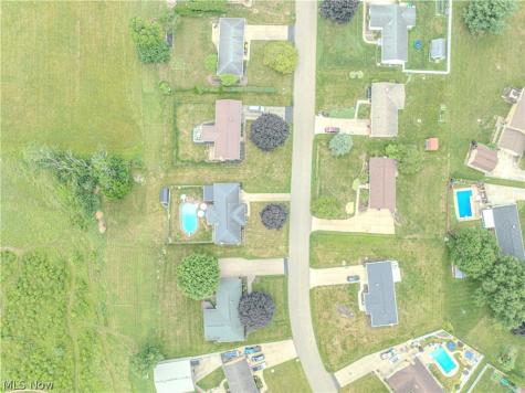 5244 Oakridge Drive Louisville OH 44641
