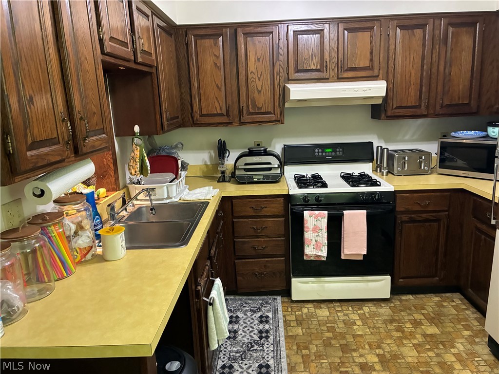 600 Warner Road Brookfield OH 44403