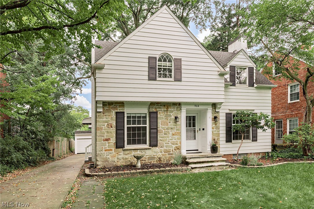 968 Englewood Road Cleveland Heights OH 44121
