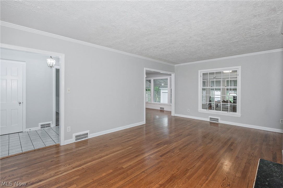 968 Englewood Road Cleveland Heights OH 44121