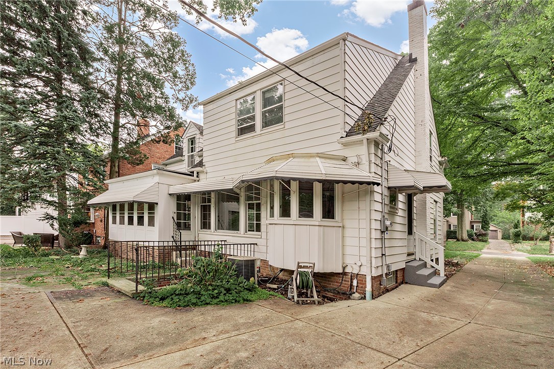 968 Englewood Road Cleveland Heights OH 44121