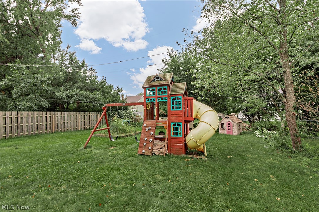 968 Englewood Road Cleveland Heights OH 44121