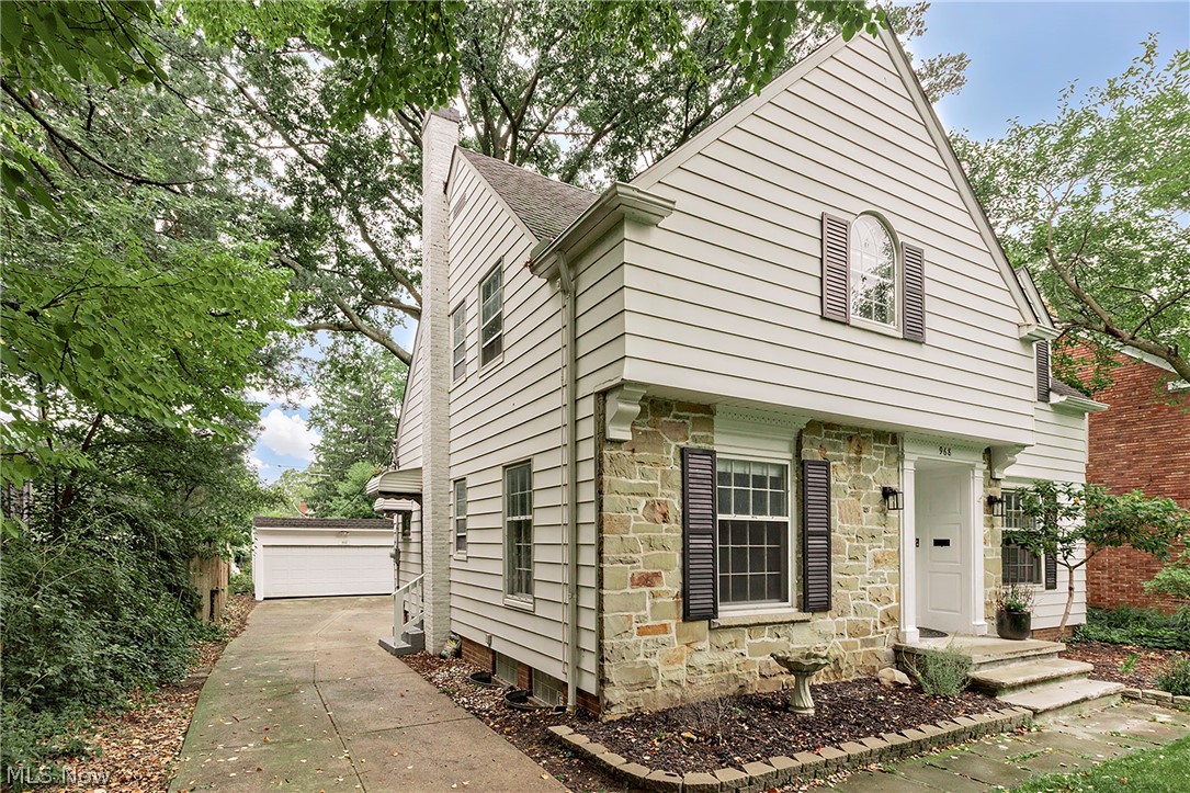 968 Englewood Road Cleveland Heights OH 44121