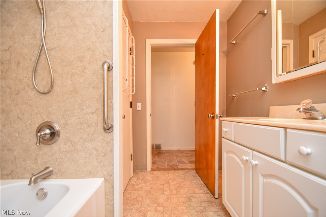 755 Lake Drive Youngstown OH 44511