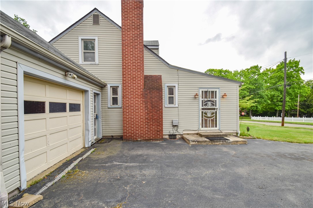 755 Lake Drive Youngstown OH 44511