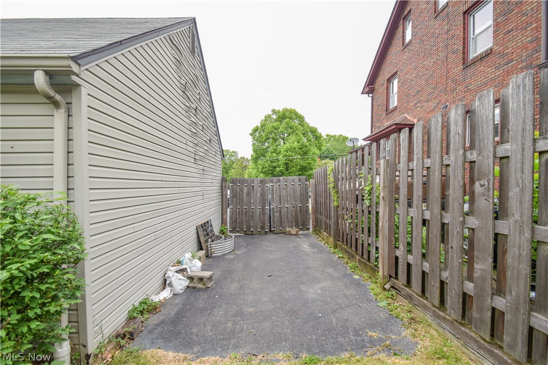 755 Lake Drive Youngstown OH 44511